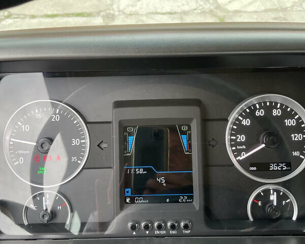 Красный Дэу Новус, объемом двигателя 11.05 л и пробегом 3 тыс. км за 125000 $, фото 4 на Automoto.ua