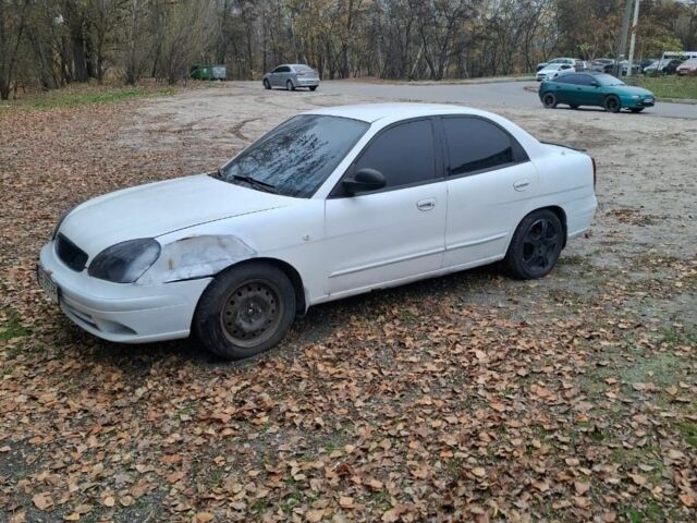 Белый Дэу Нубира, объемом двигателя 2 л и пробегом 200 тыс. км за 1400 $, фото 1 на Automoto.ua