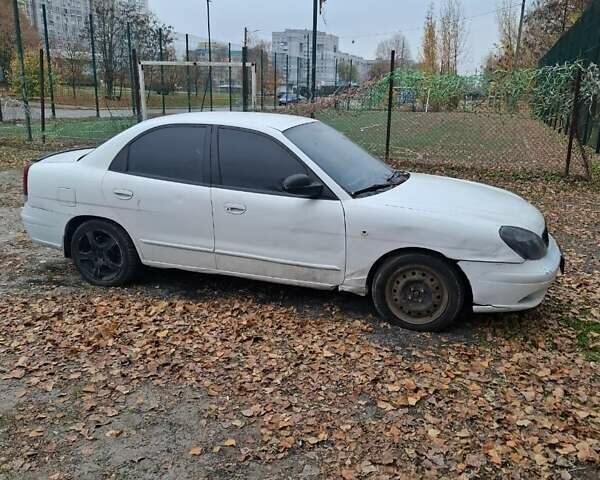 Белый Дэу Нубира, объемом двигателя 2 л и пробегом 200 тыс. км за 1400 $, фото 2 на Automoto.ua