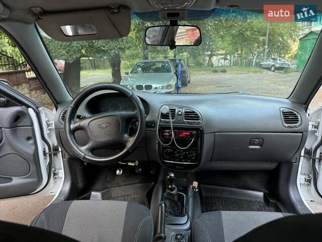 Белый Дэу Нубира, объемом двигателя 1.6 л и пробегом 373 тыс. км за 2100 $, фото 66 на Automoto.ua