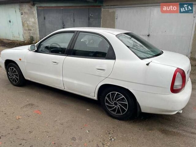 Белый Дэу Нубира, объемом двигателя 1.6 л и пробегом 250 тыс. км за 1500 $, фото 4 на Automoto.ua