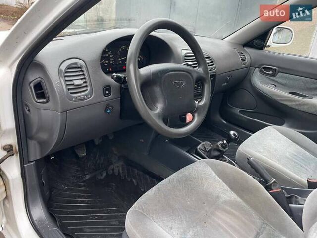 Белый Дэу Нубира, объемом двигателя 1.6 л и пробегом 250 тыс. км за 1500 $, фото 21 на Automoto.ua