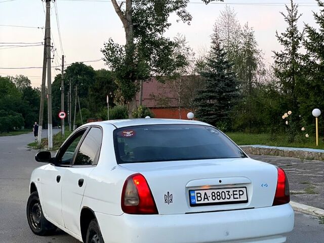 Белый Дэу Нубира, объемом двигателя 1.6 л и пробегом 300 тыс. км за 1400 $, фото 3 на Automoto.ua