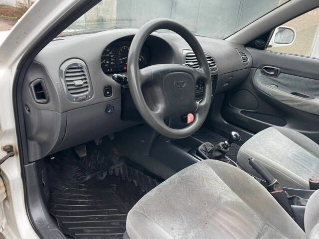 Білий Деу Нубіра, об'ємом двигуна 1.6 л та пробігом 250 тис. км за 1500 $, фото 19 на Automoto.ua