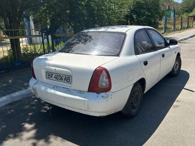 Белый Дэу Нубира, объемом двигателя 1.6 л и пробегом 378 тыс. км за 1300 $, фото 2 на Automoto.ua