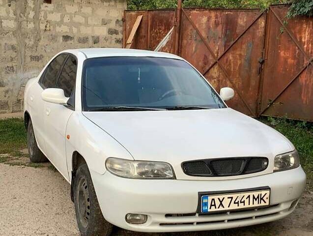 Белый Дэу Нубира, объемом двигателя 1.6 л и пробегом 100 тыс. км за 2100 $, фото 3 на Automoto.ua
