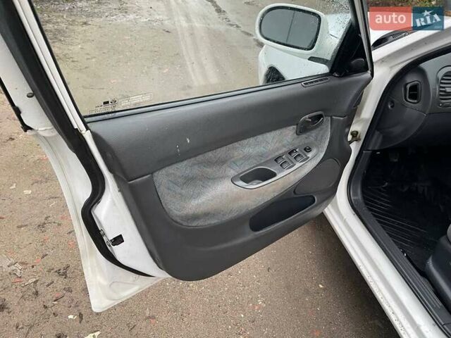 Белый Дэу Нубира, объемом двигателя 1.6 л и пробегом 250 тыс. км за 1500 $, фото 16 на Automoto.ua
