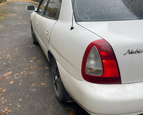 Белый Дэу Нубира, объемом двигателя 1.6 л и пробегом 271 тыс. км за 2300 $, фото 5 на Automoto.ua