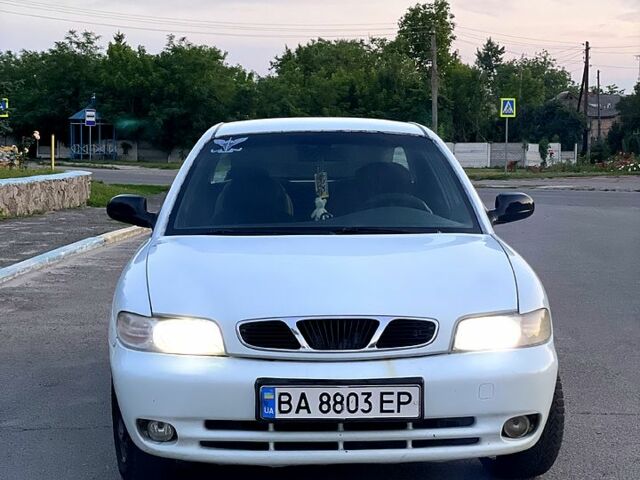 Белый Дэу Нубира, объемом двигателя 1.6 л и пробегом 300 тыс. км за 1400 $, фото 1 на Automoto.ua