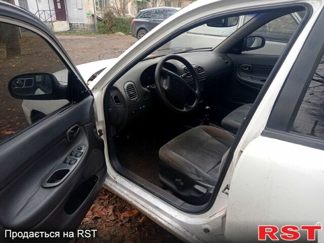 Белый Дэу Нубира, объемом двигателя 1.6 л и пробегом 0 тыс. км за 1000 $, фото 3 на Automoto.ua