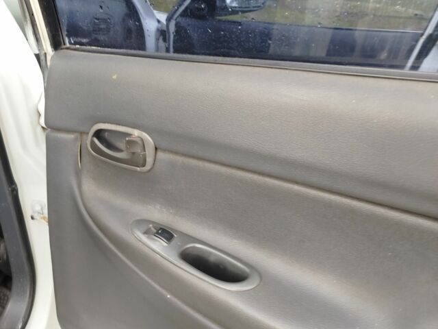 Дэу Нубира 1998 в Камень-Каширский на Automoto.ua Белый Дэу Нубира, объемом двигателя 1.6 л и пробегом 270 тыс. км за 1230 $, фото 4 на Automoto.ua