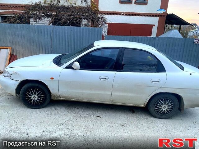 Белый Дэу Нубира, объемом двигателя 1.6 л и пробегом 250 тыс. км за 1500 $, фото 3 на Automoto.ua