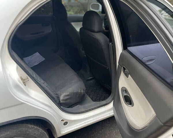 Белый Дэу Нубира, объемом двигателя 1.6 л и пробегом 271 тыс. км за 2300 $, фото 6 на Automoto.ua