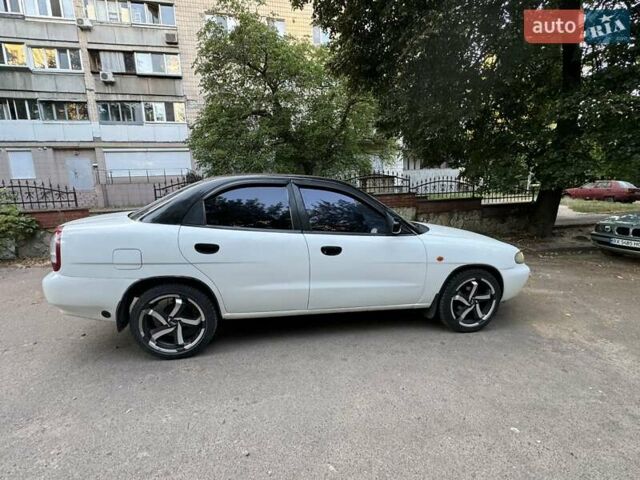 Белый Дэу Нубира, объемом двигателя 1.6 л и пробегом 373 тыс. км за 2100 $, фото 6 на Automoto.ua
