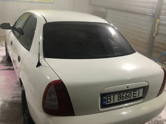 Белый Дэу Нубира, объемом двигателя 1.6 л и пробегом 400 тыс. км за 1800 $, фото 3 на Automoto.ua