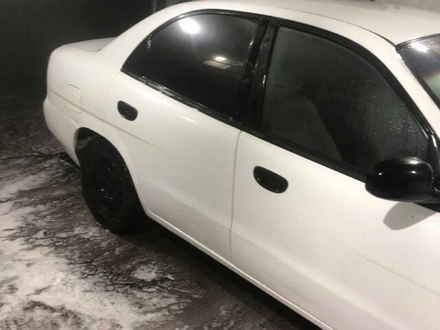 Белый Дэу Нубира, объемом двигателя 1.6 л и пробегом 400 тыс. км за 1800 $, фото 1 на Automoto.ua