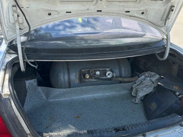 Белый Дэу Нубира, объемом двигателя 1.6 л и пробегом 378 тыс. км за 1300 $, фото 4 на Automoto.ua