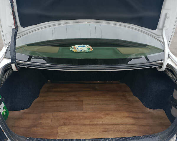 Белый Дэу Нубира, объемом двигателя 1.6 л и пробегом 196 тыс. км за 2100 $, фото 1 на Automoto.ua