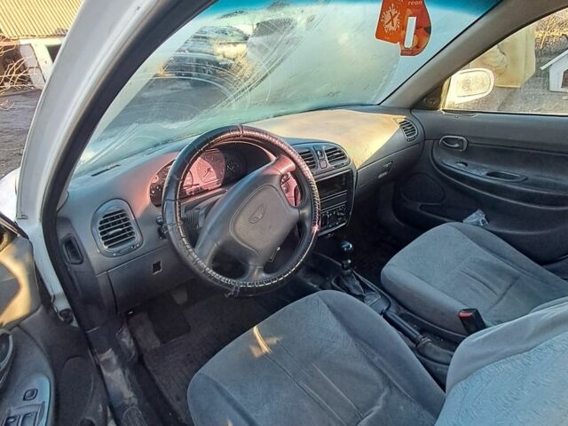 Білий Деу Нубіра, об'ємом двигуна 1.6 л та пробігом 230 тис. км за 700 $, фото 2 на Automoto.ua