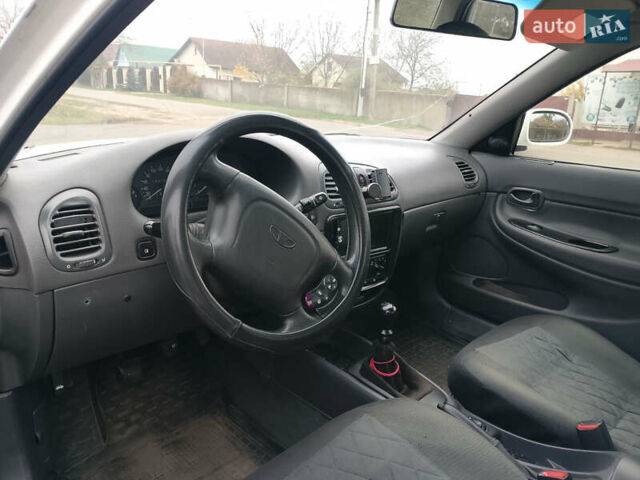 Белый Дэу Нубира, объемом двигателя 1.6 л и пробегом 196 тыс. км за 2100 $, фото 6 на Automoto.ua