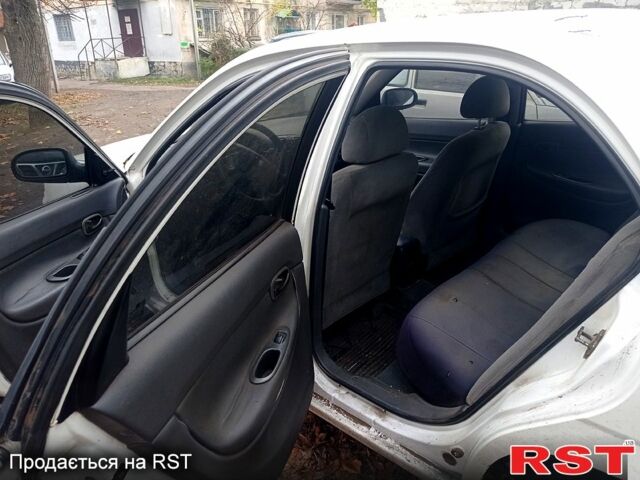 Белый Дэу Нубира, объемом двигателя 1.6 л и пробегом 0 тыс. км за 1000 $, фото 1 на Automoto.ua