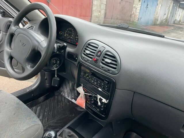 Білий Деу Нубіра, об'ємом двигуна 1.6 л та пробігом 250 тис. км за 1500 $, фото 16 на Automoto.ua