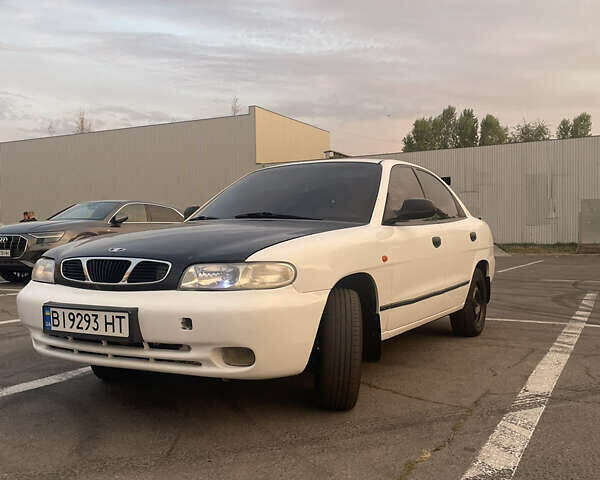Белый Дэу Нубира, объемом двигателя 1.6 л и пробегом 268 тыс. км за 2050 $, фото 1 на Automoto.ua