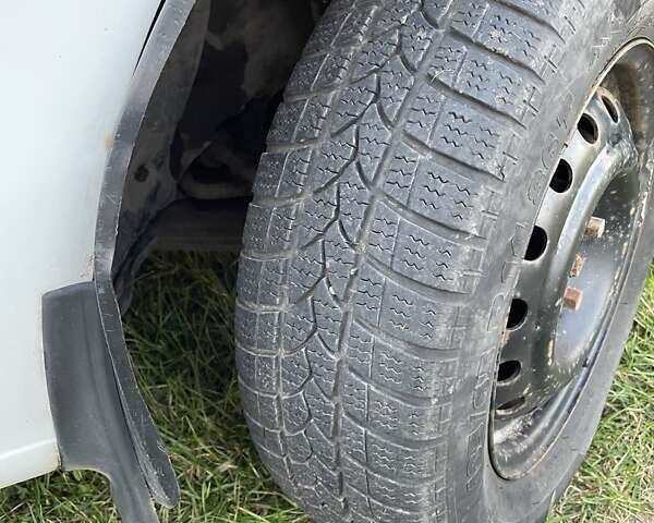 Білий Деу Нубіра, об'ємом двигуна 1.6 л та пробігом 235 тис. км за 1900 $, фото 9 на Automoto.ua