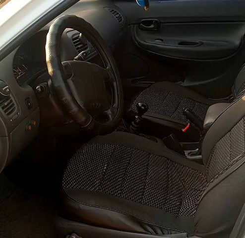 Белый Дэу Нубира, объемом двигателя 1.6 л и пробегом 365 тыс. км за 1800 $, фото 2 на Automoto.ua