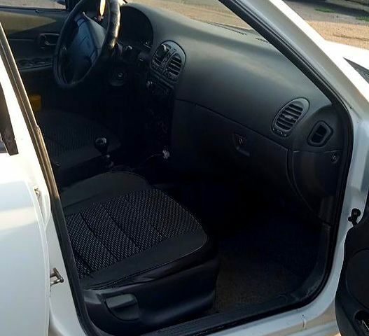 Белый Дэу Нубира, объемом двигателя 1.6 л и пробегом 365 тыс. км за 1800 $, фото 4 на Automoto.ua