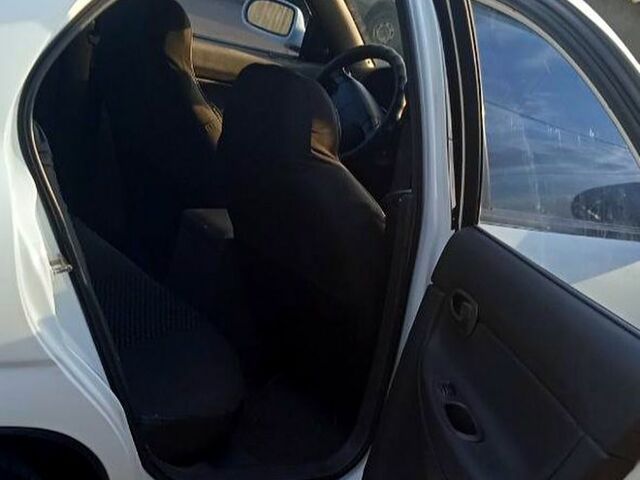 Белый Дэу Нубира, объемом двигателя 1.6 л и пробегом 365 тыс. км за 1800 $, фото 3 на Automoto.ua