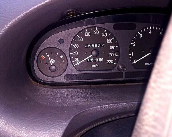 Белый Дэу Нубира, объемом двигателя 1.6 л и пробегом 275 тыс. км за 3200 $, фото 9 на Automoto.ua