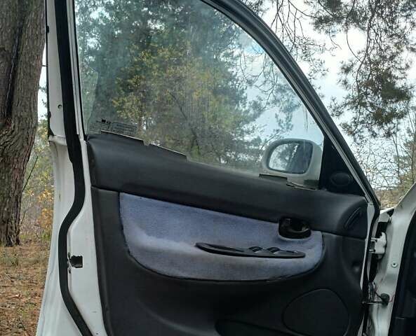 Дэу Нубира 1999 в Василькове на Automoto.ua Белый Дэу Нубира, объемом двигателя 1.6 л и пробегом 349 тыс. км за 947 $, фото 18 на Automoto.ua