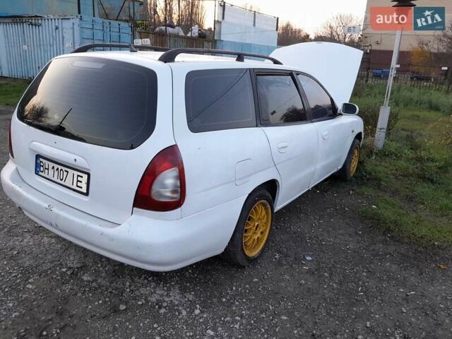 Белый Дэу Нубира, объемом двигателя 1.6 л и пробегом 300 тыс. км за 1500 $, фото 2 на Automoto.ua