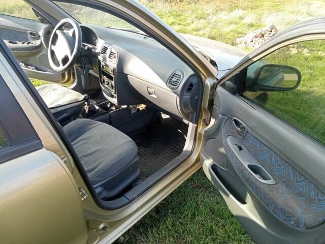 Бежевый Дэу Нубира, объемом двигателя 0 л и пробегом 200 тыс. км за 2000 $, фото 3 на Automoto.ua