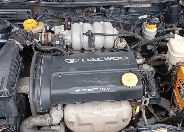 Черный Дэу Нубира, объемом двигателя 1.6 л и пробегом 3 тыс. км за 1650 $, фото 8 на Automoto.ua