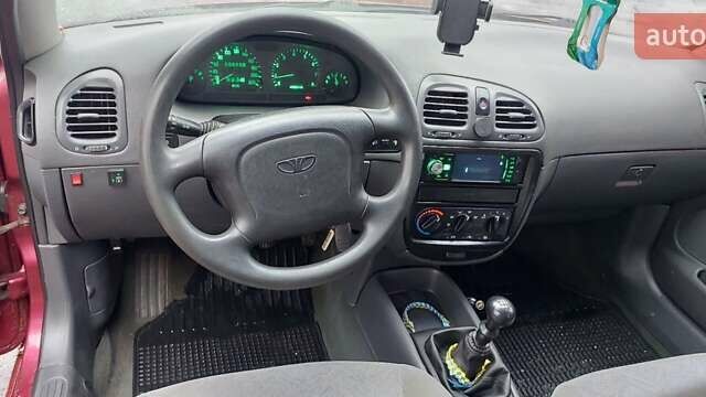 Червоний Деу Нубіра, об'ємом двигуна 1.6 л та пробігом 201 тис. км за 1650 $, фото 8 на Automoto.ua