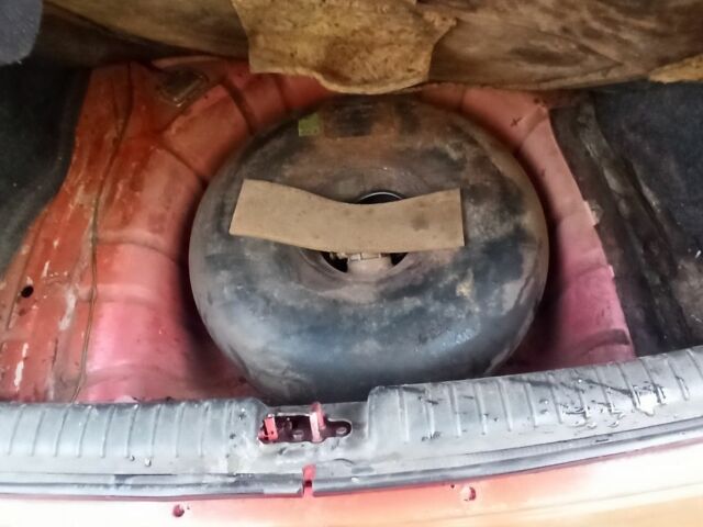 Деу Нубіра 1998 у Люботине на Automoto.ua Червоний Деу Нубіра, об'ємом двигуна 1.6 л та пробігом 225 тис. км за 1800 $, фото 14 на Automoto.ua