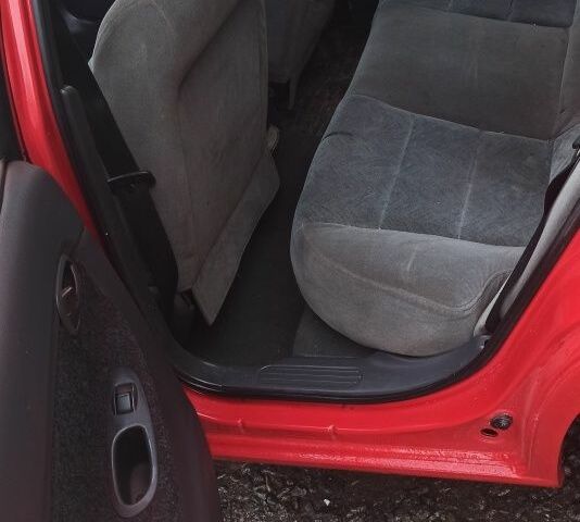 Деу Нубіра 1998 у Люботине на Automoto.ua Червоний Деу Нубіра, об'ємом двигуна 1.6 л та пробігом 225 тис. км за 1800 $, фото 7 на Automoto.ua