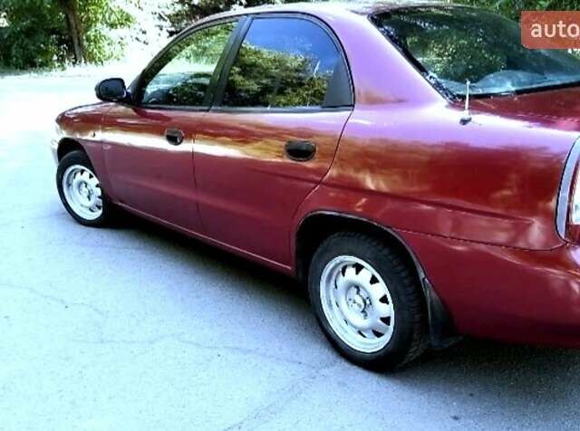 Красный Дэу Нубира, объемом двигателя 1.6 л и пробегом 160 тыс. км за 2000 $, фото 1 на Automoto.ua
