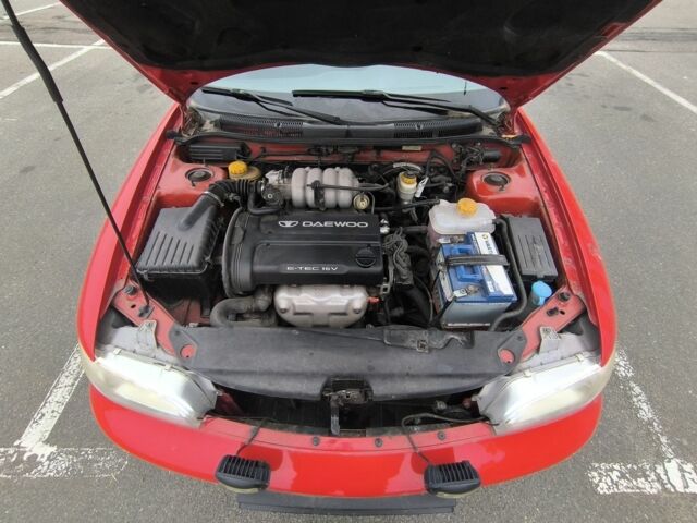 Красный Дэу Нубира, объемом двигателя 1.6 л и пробегом 136 тыс. км за 2700 $, фото 1 на Automoto.ua