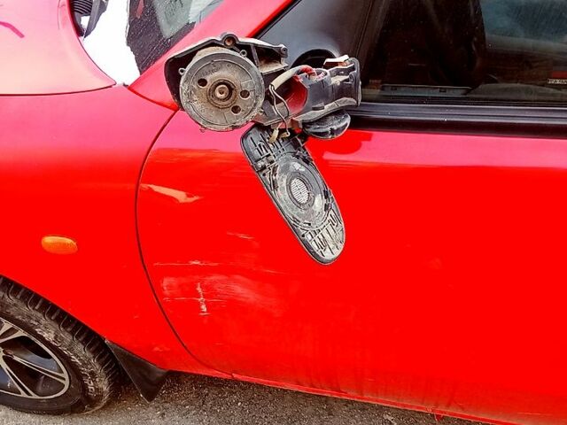 Червоний Деу Нубіра, об'ємом двигуна 1.6 л та пробігом 0 тис. км за 1600 $, фото 4 на Automoto.ua