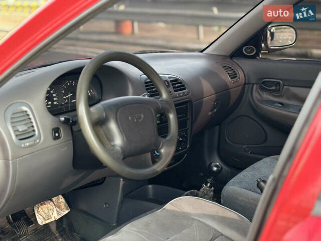 Червоний Деу Нубіра, об'ємом двигуна 1.6 л та пробігом 180 тис. км за 1750 $, фото 8 на Automoto.ua