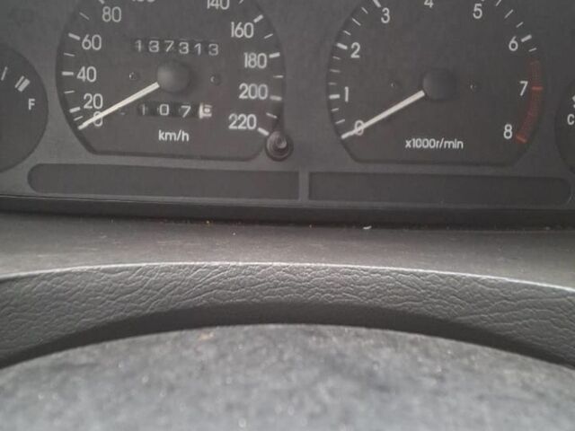 Красный Дэу Нубира, объемом двигателя 2 л и пробегом 137 тыс. км за 1537 $, фото 5 на Automoto.ua