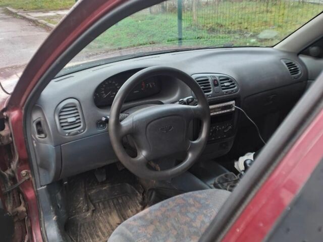 Красный Дэу Нубира, объемом двигателя 2 л и пробегом 137 тыс. км за 1537 $, фото 3 на Automoto.ua