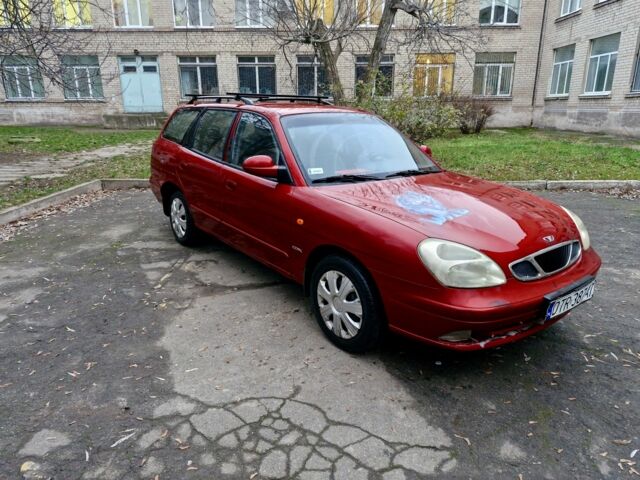 Красный Дэу Нубира, объемом двигателя 2 л и пробегом 300 тыс. км за 1200 $, фото 1 на Automoto.ua