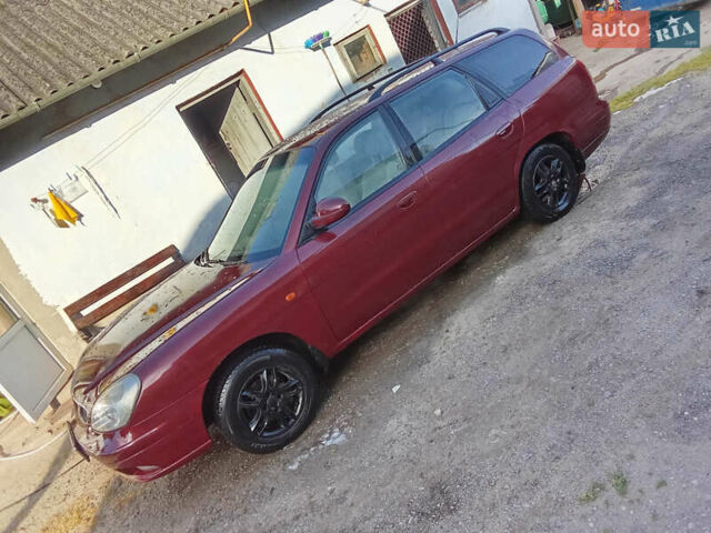 Красный Дэу Нубира, объемом двигателя 1.6 л и пробегом 340 тыс. км за 2800 $, фото 1 на Automoto.ua