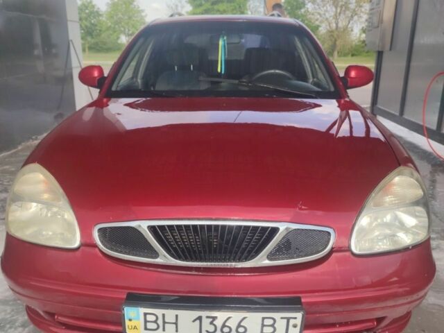 Красный Дэу Нубира, объемом двигателя 1.6 л и пробегом 110 тыс. км за 2900 $, фото 1 на Automoto.ua