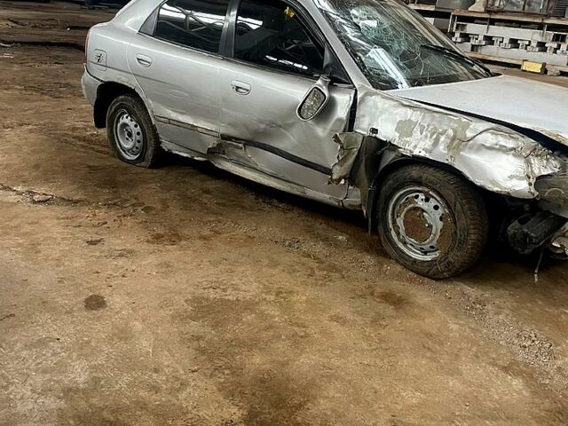 Дэу Нубира, объемом двигателя 2 л и пробегом 0 тыс. км за 750 $, фото 5 на Automoto.ua