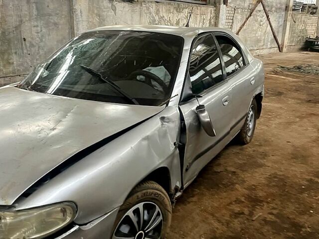 Дэу Нубира, объемом двигателя 2 л и пробегом 200 тыс. км за 750 $, фото 2 на Automoto.ua